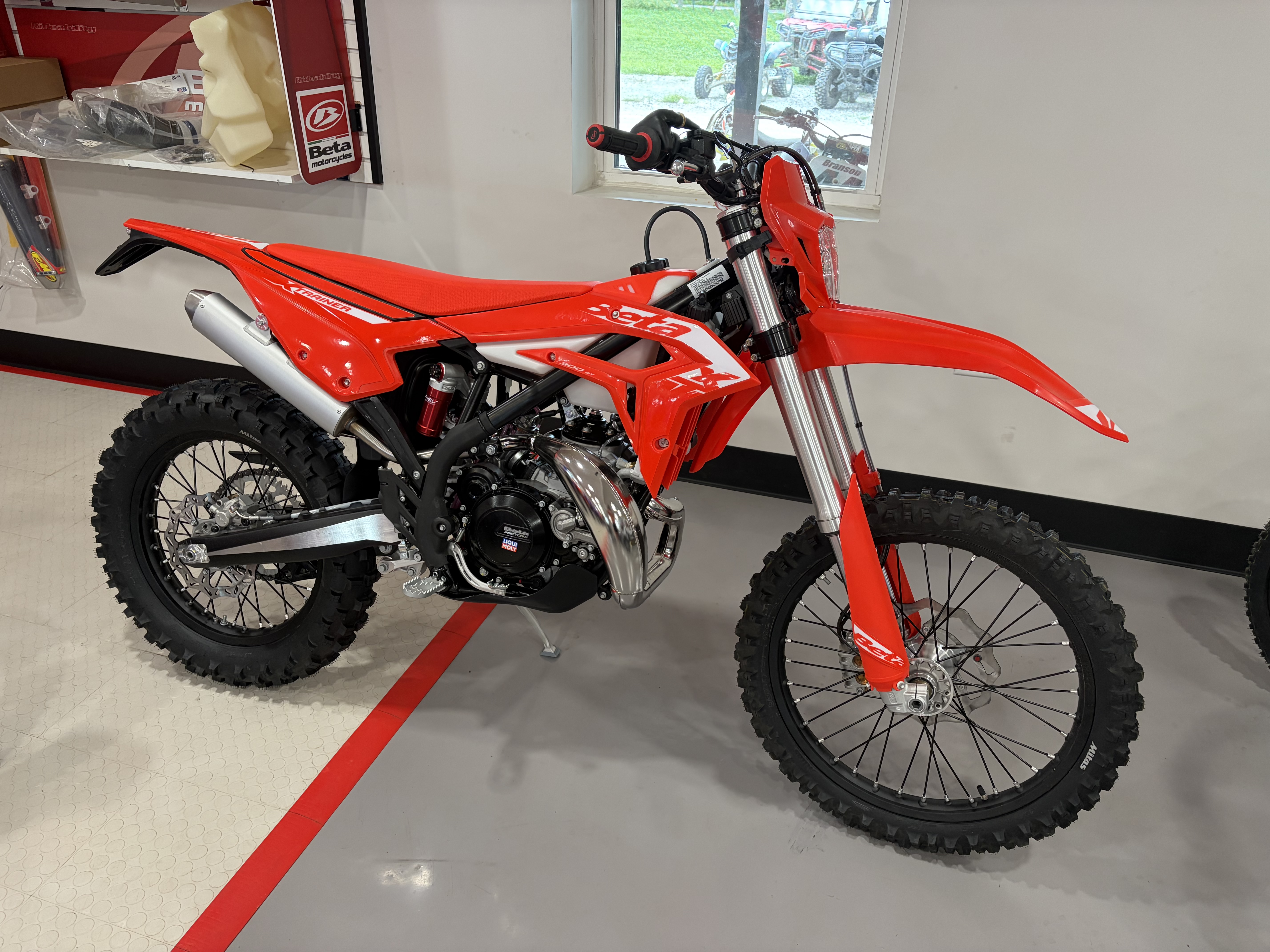 2027 Xtrainer